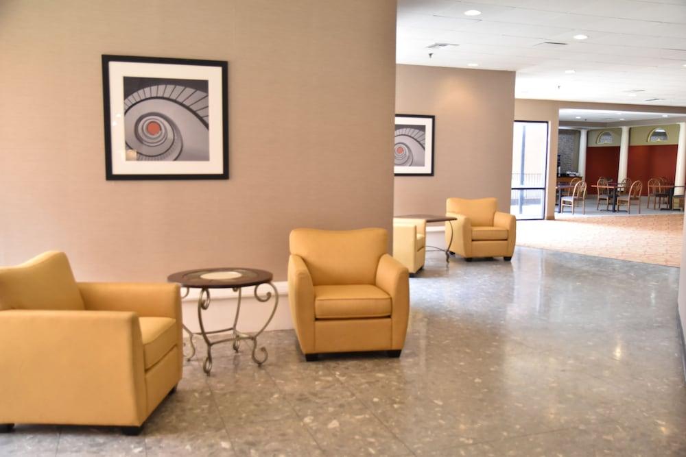 Ramada By Wyndham Wentzville Eksteriør bilde