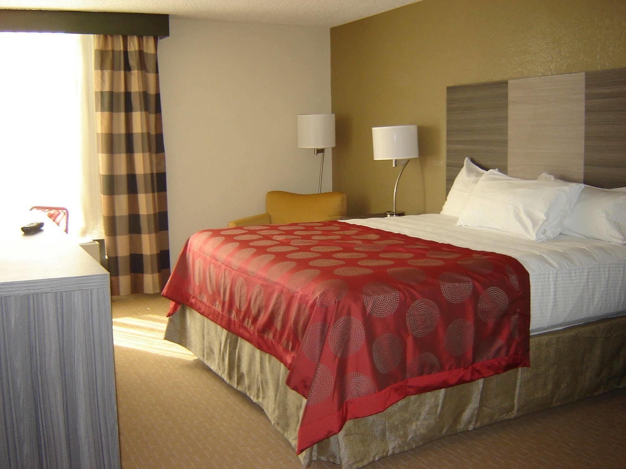 Ramada By Wyndham Wentzville Eksteriør bilde