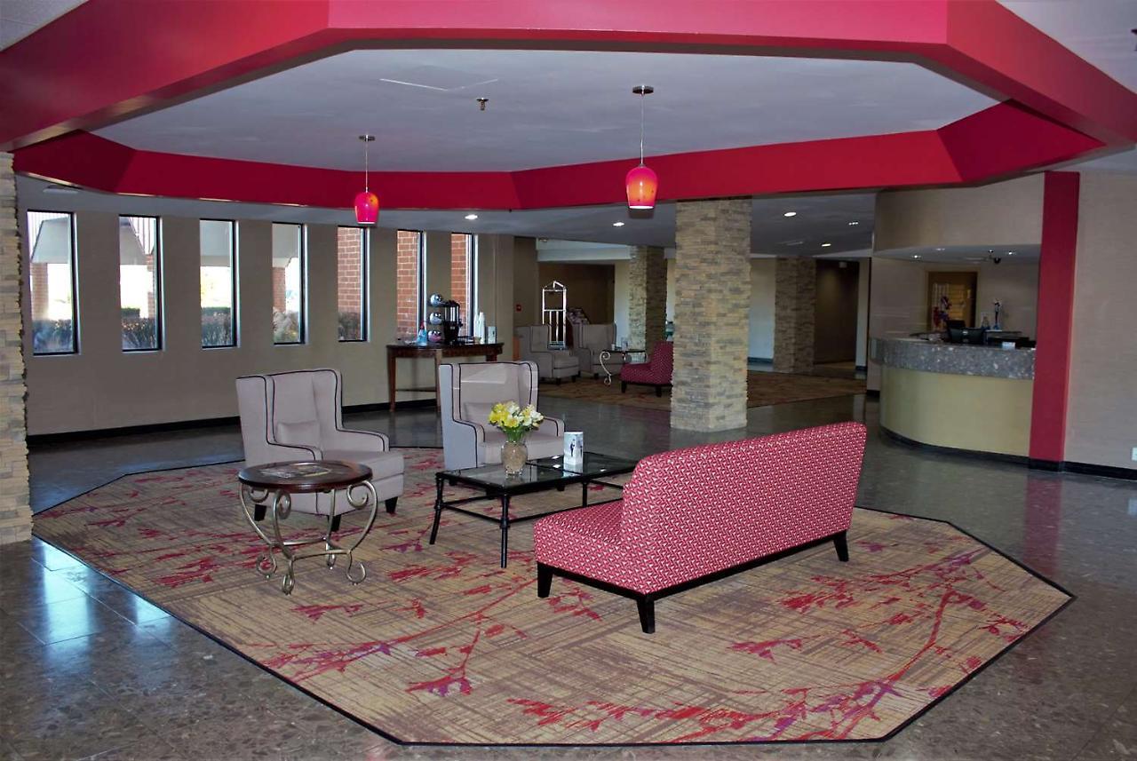 Ramada By Wyndham Wentzville Eksteriør bilde